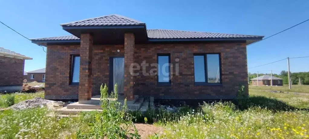 Дом в Башкортостан, Иглинский район, Акбердинский сельсовет, д. ... - Фото 1