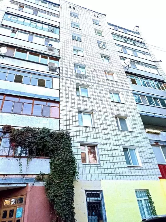 3-к кв. Ульяновская область, Ульяновск ул. Крымова, 63 (64.1 м) - Фото 0