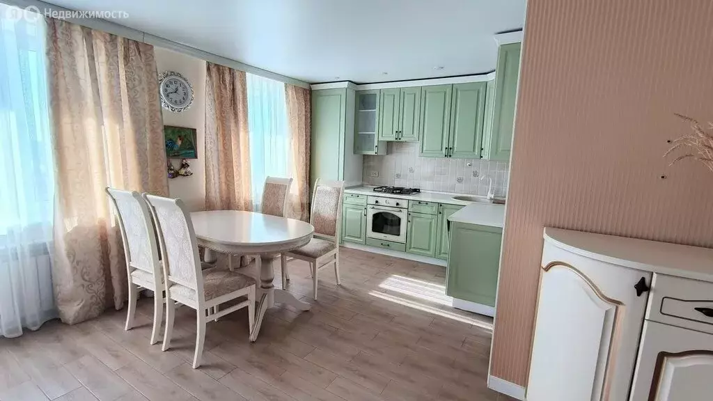 4-комнатная квартира: Сакский район, Ореховское сельское поселение, ... - Фото 1