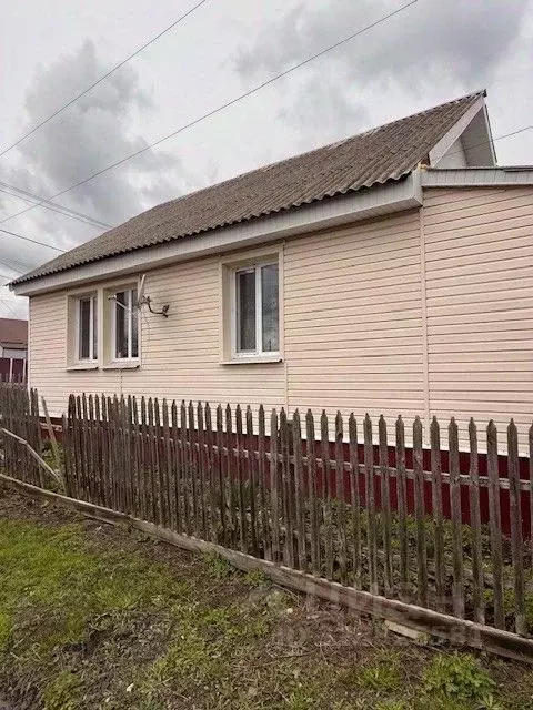 Дом в Белгородская область, с. Красное ул. Первомайская (72 м) - Фото 1
