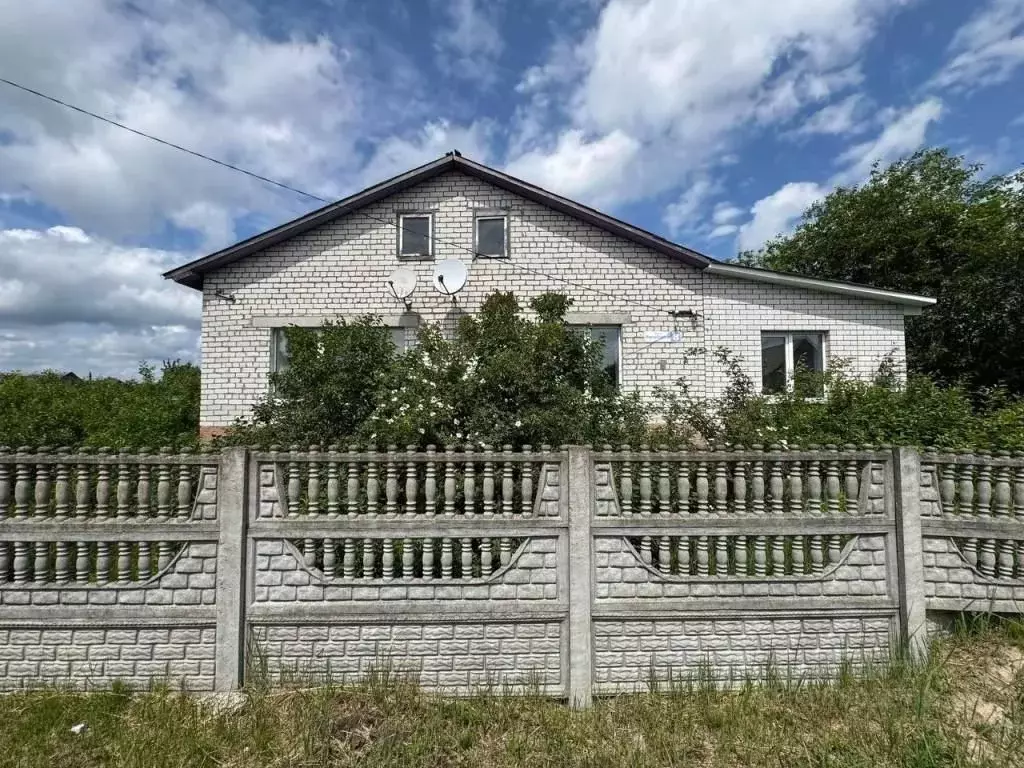 Дом в Брянская область, Брянский район, Новодарковичское с/пос, д. ... - Фото 1