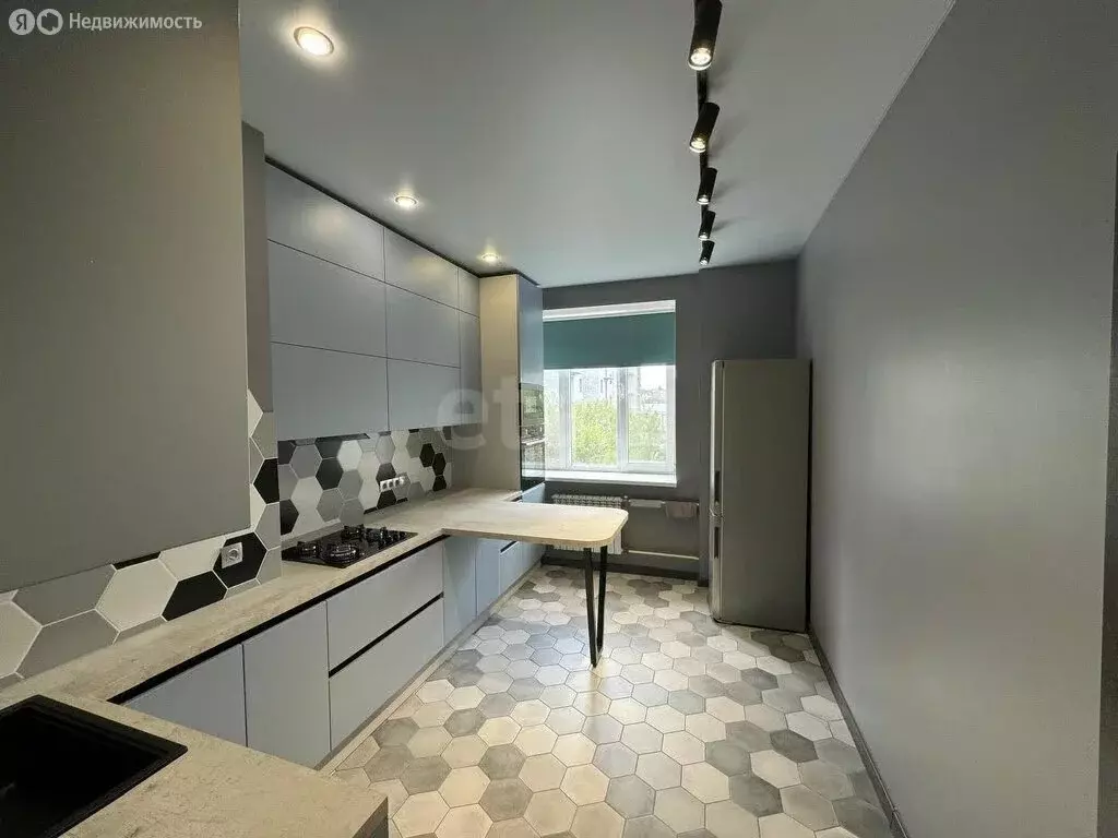 1-комнатная квартира: Саратов, 1-й Урожайный проезд, 1А (50 м) - Фото 2