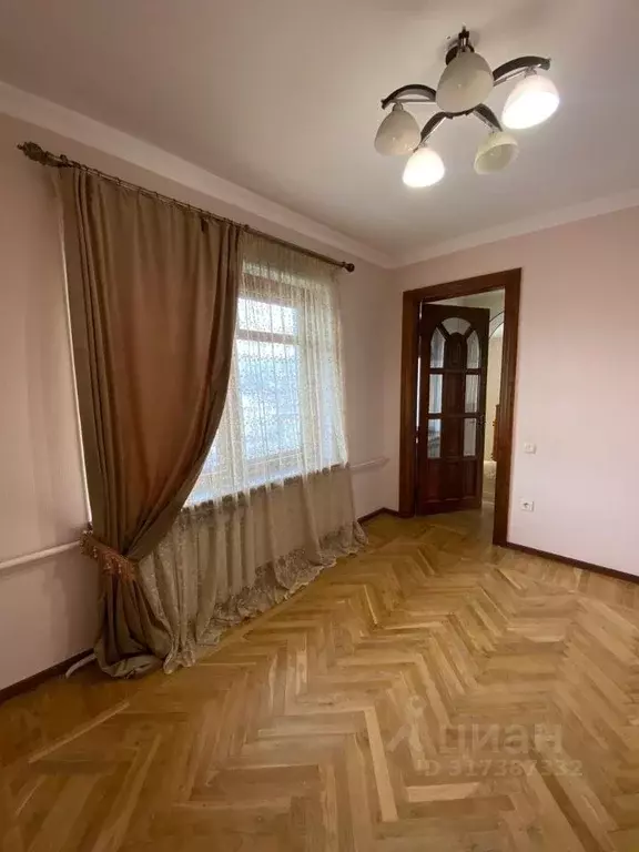Дом в Кабардино-Балкария, Нальчик Труженик СДТ,  (240 м) - Фото 1