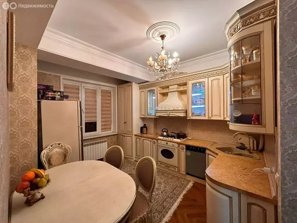 3-комнатная квартира: Махачкала, улица Ашахана Мирзоева, 142 (86 м) - Фото 1