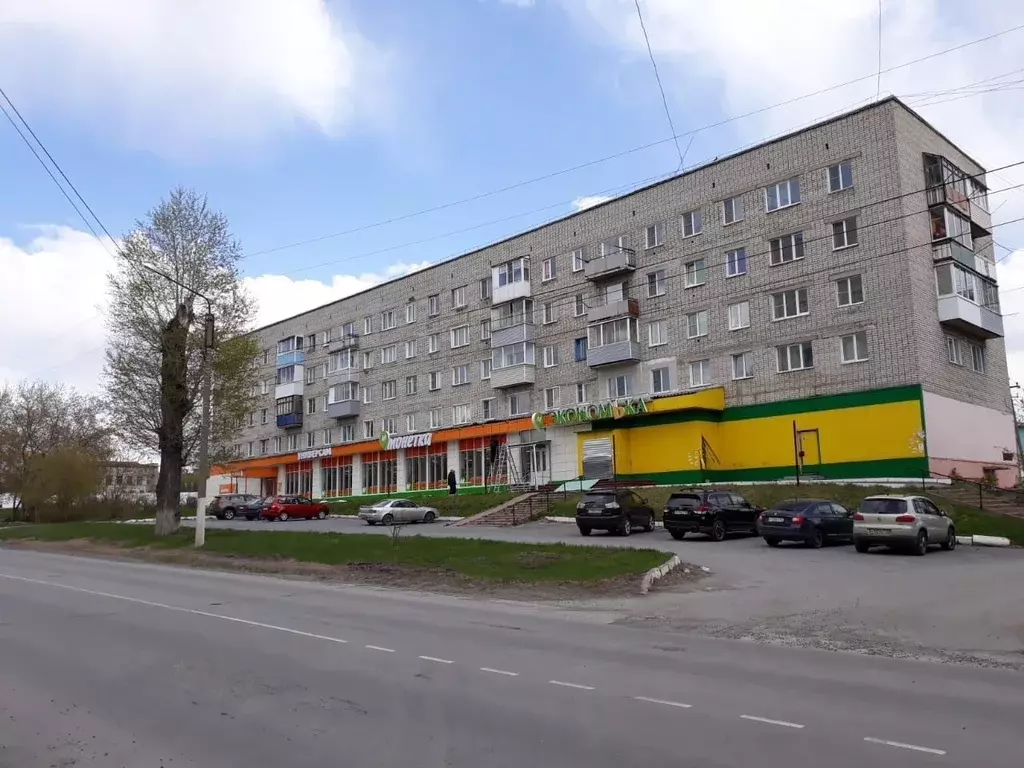 Торговая площадь в Кемеровская область, Топки ул. Луначарского, 1 ... - Фото 0