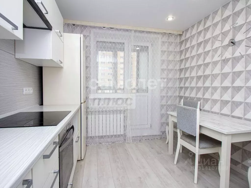 2-к кв. Ульяновская область, Ульяновск Ипподромная ул., 4А (56.0 м) - Фото 0