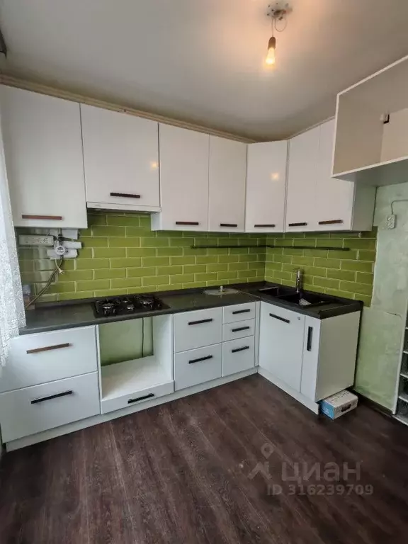 2-к кв. Орловская область, Мценск ул. Кузьмина, 8 (53.6 м) - Фото 2