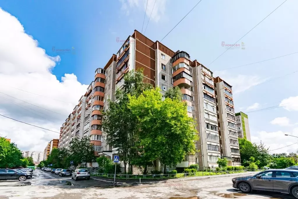 3-к кв. Свердловская область, Екатеринбург ул. Родонитовая, 6 (64.0 м) - Фото 0