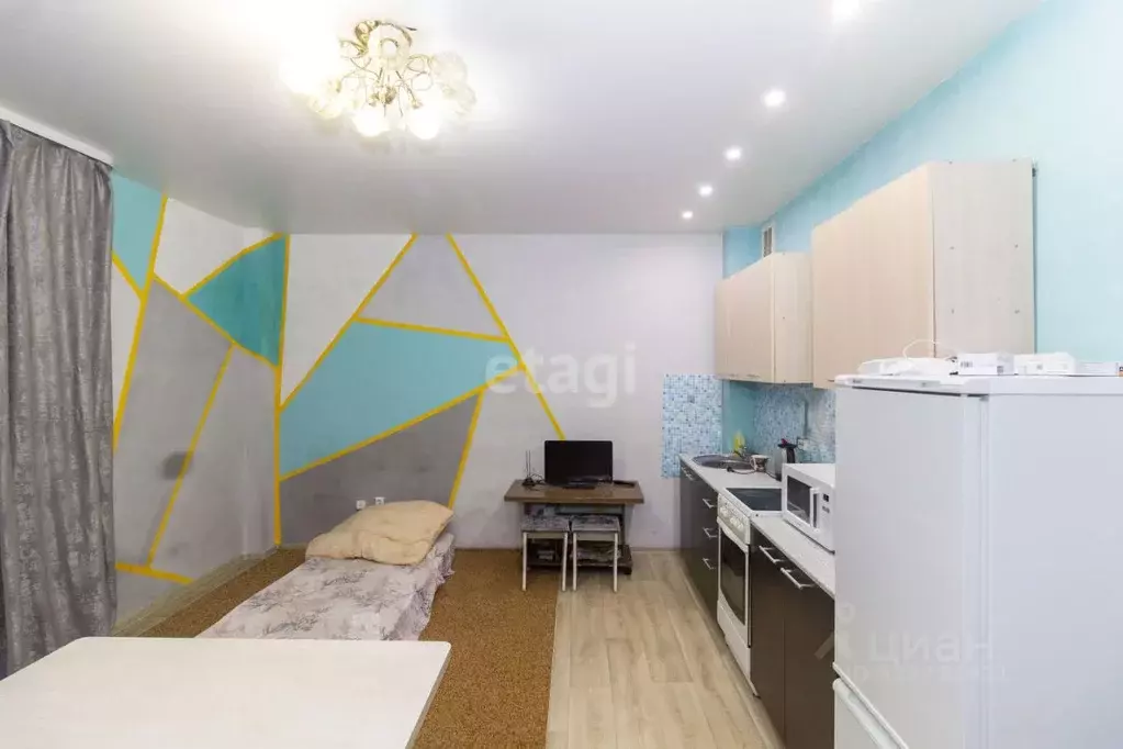 Студия Тюменская область, Тюмень Кремлевская ул., 112к1 (28.7 м) - Фото 1