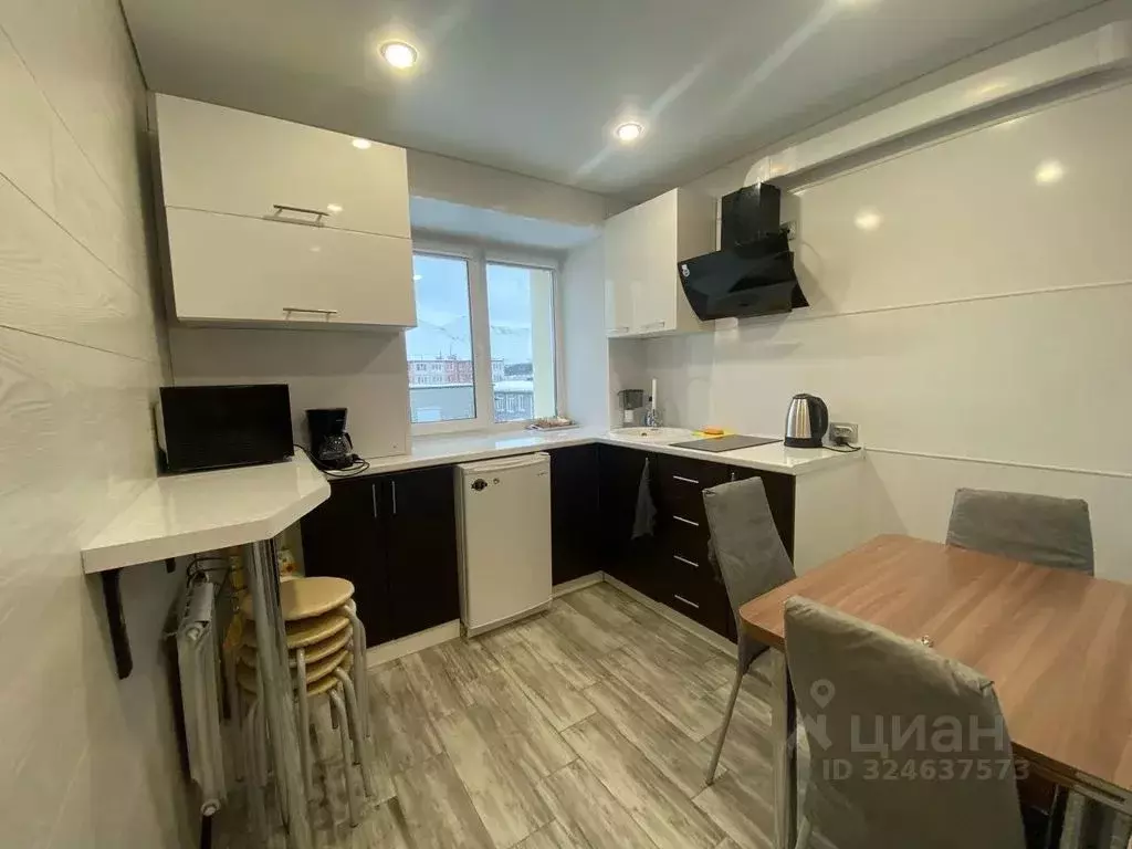 2-к кв. Мурманская область, Кировск ул. Кирова, 38 (40.0 м) - Фото 2