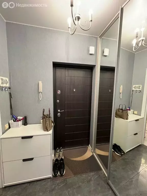 2-комнатная квартира: Иркутск, улица Ржанова, 45/2 (55 м) - Фото 1