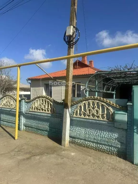 Дом в Крым, Сакский район, Охотниковское с/пос, с. Орлянка ул. Чехова ... - Фото 1