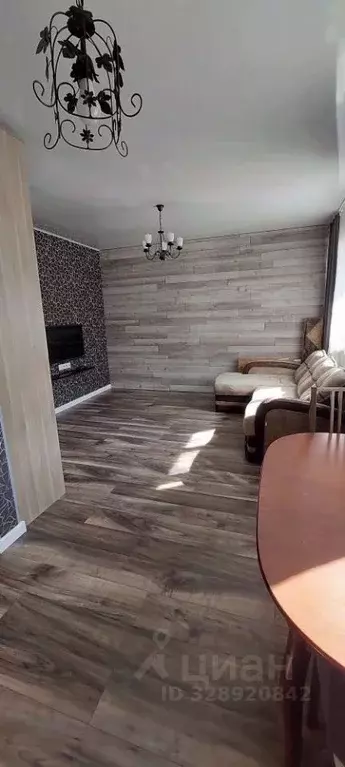 Студия Омская область, Омск ул. 10 лет Октября, 175 (33.0 м) - Фото 1