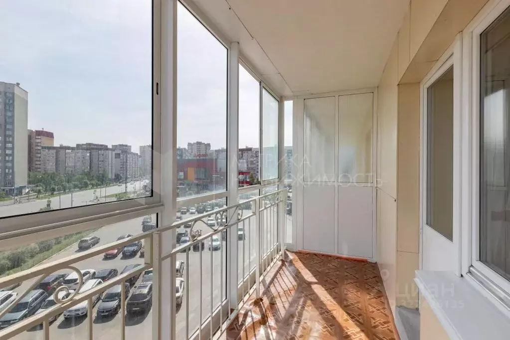 1-к кв. Тюменская область, Тюмень ул. Дмитрия Менделеева, 16 (46.8 м) - Фото 0