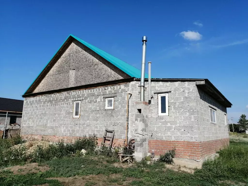 Дом в Оренбургская область, Оренбургский район, с. Каменноозерное ... - Фото 1