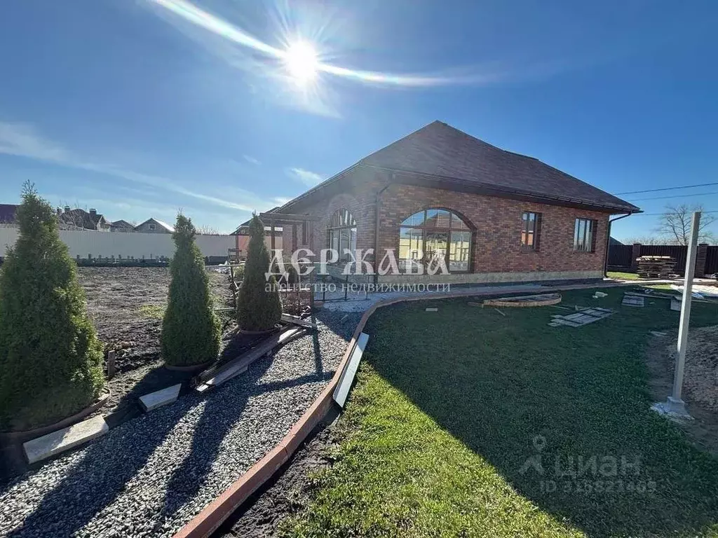 Коттедж в Белгородская область, Старооскольский городской округ, с. ... - Фото 1