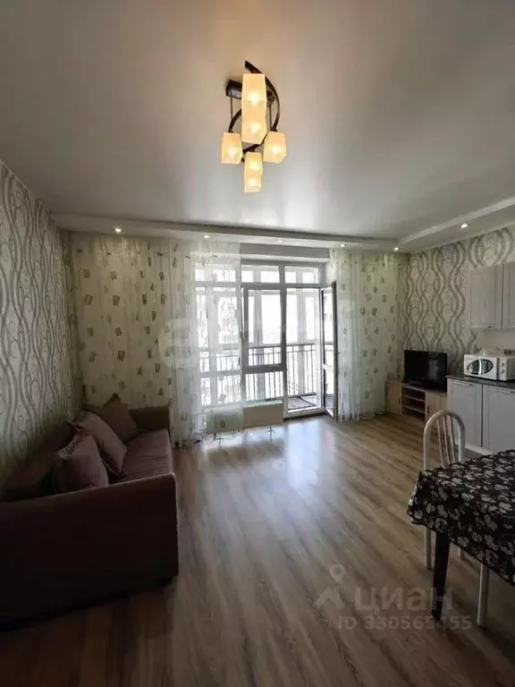 Студия Тюменская область, Тюмень ул. Тимофея Чаркова, 79к3 (28.3 м) - Фото 1