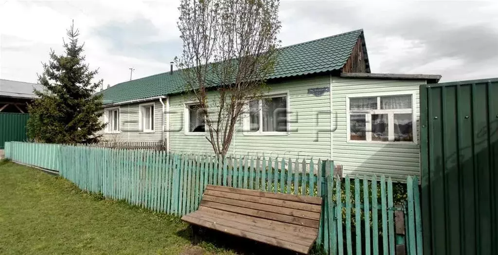 Дом в Красноярский край, городское поселение Емельяново, деревня ... - Фото 0