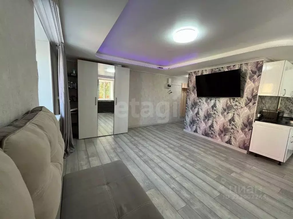 2-к кв. Бурятия, Улан-Удэ Октябрьская ул., 10 (41.7 м) - Фото 1