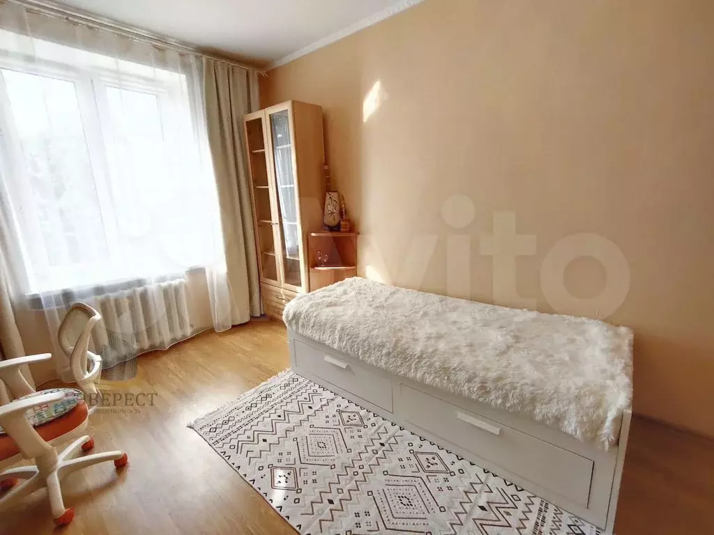 Комната 15,1 м в 3-к., 4/4 эт. - Фото 0