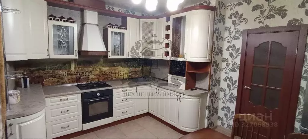 2-к кв. Псковская область, Псков Юбилейная ул., 32 (77.3 м) - Фото 1