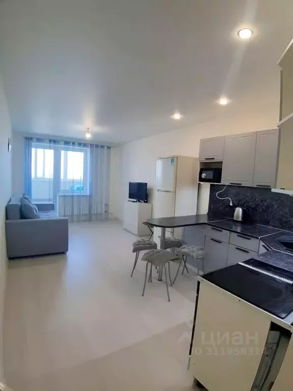 Студия Тюменская область, Тюмень ул. Тимофея Чаркова, 28 (30.0 м) - Фото 2