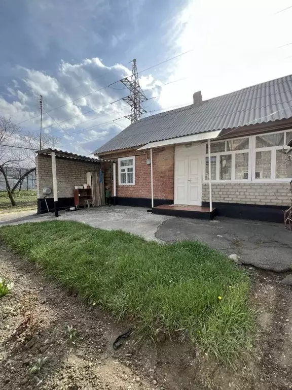 Дом в Северная Осетия, Владикавказ пл. Свободы (300 м) - Фото 1
