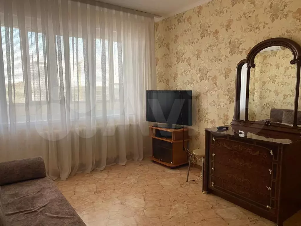 1-к. квартира, 40 м, 8/9 эт. - Фото 1