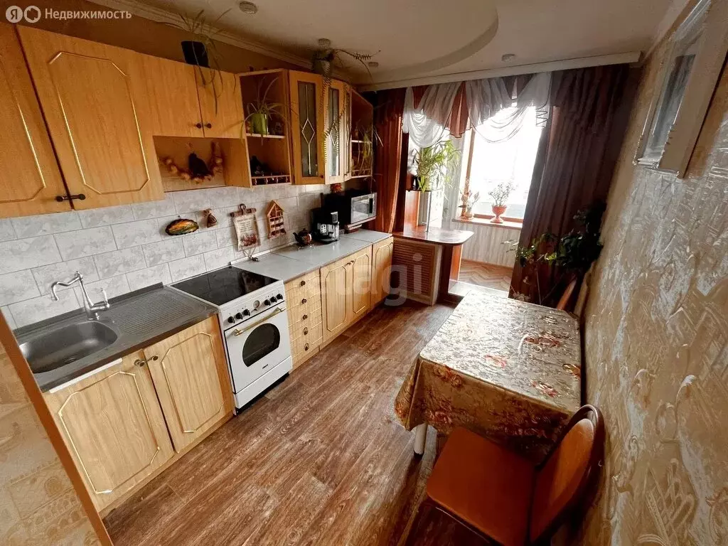 3-комнатная квартира: Петропавловск-Камчатский, улица Ларина, 32 (61.1 ... - Фото 1