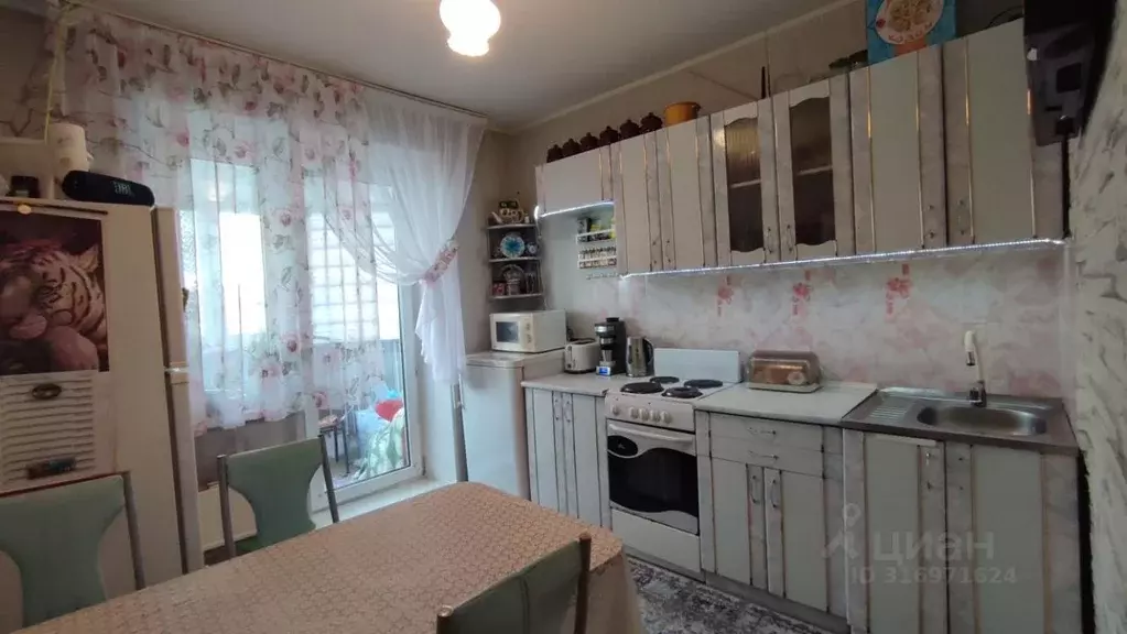 2-к кв. Хакасия, Саяногорск Саяногорск городской округ, Центральный ... - Фото 0