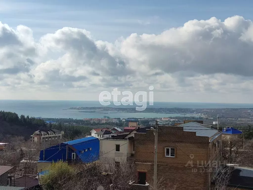 Дом в Краснодарский край, Геленджик Черемушки мкр,  (360 м) - Фото 1