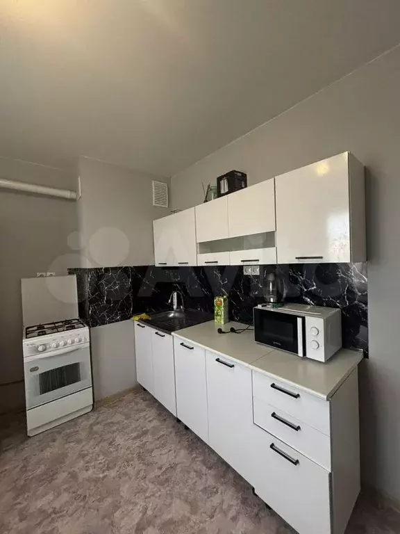 1-к. квартира, 40 м, 1/3 эт. - Фото 0
