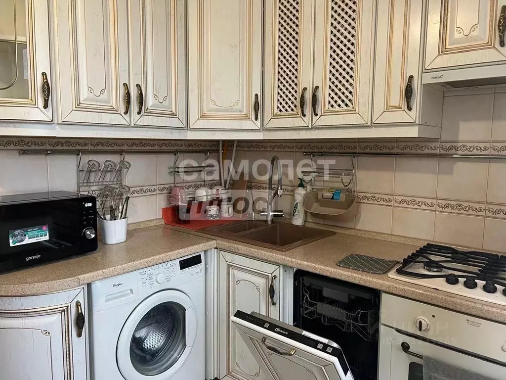 3-к кв. Санкт-Петербург Курская ул., 24 (70.0 м) - Фото 0