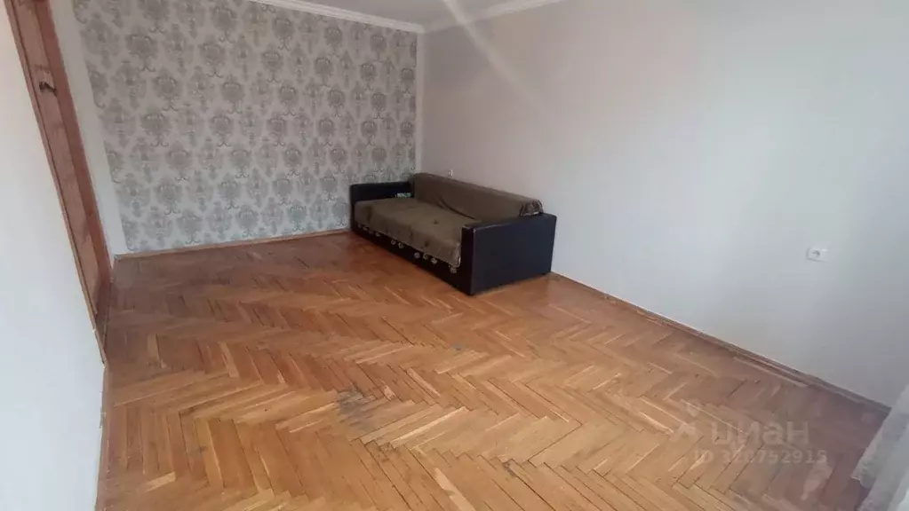2-к кв. Кабардино-Балкария, Нальчик Кабардинская ул., 58 (50.0 м) - Фото 1