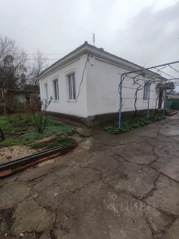 Дом в Крым, Ленинский район, с. Приозерное ул. Советская (62 м) - Фото 1