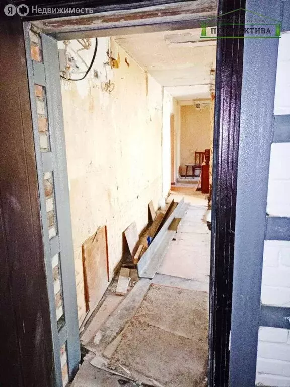 3-комнатная квартира: Артём, улица Стрельникова, 37 (61.8 м) - Фото 1