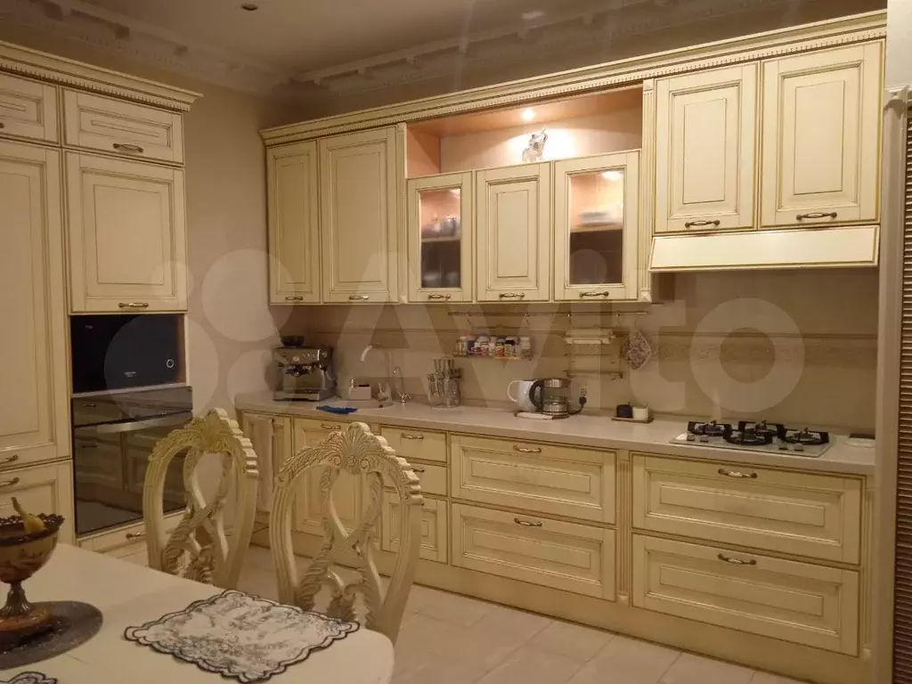 4-к. квартира, 180 м, 2/4 эт. - Фото 0