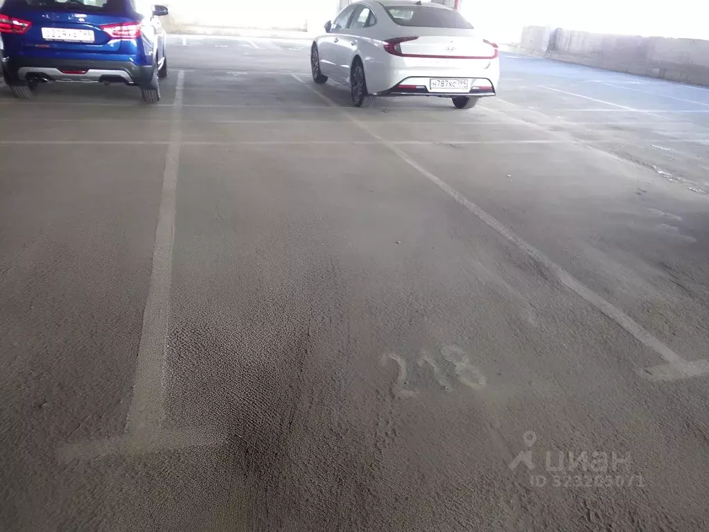 Гараж в Москва ул. Маршала Савицкого, 4 (11 м) - Фото 0