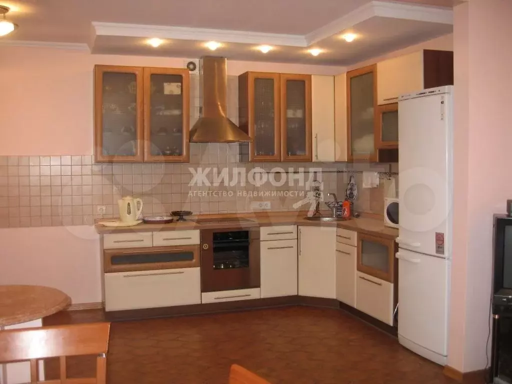 4-к. квартира, 120 м, 2/5 эт. - Фото 1