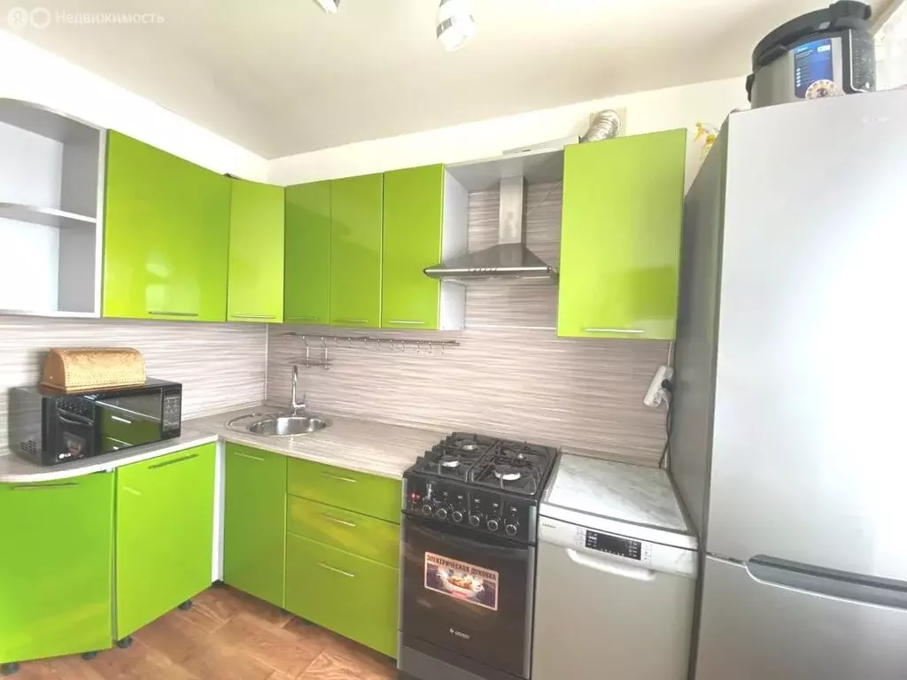 3-комнатная квартира: Омск, Заозёрная улица, 5 (57 м) - Фото 0