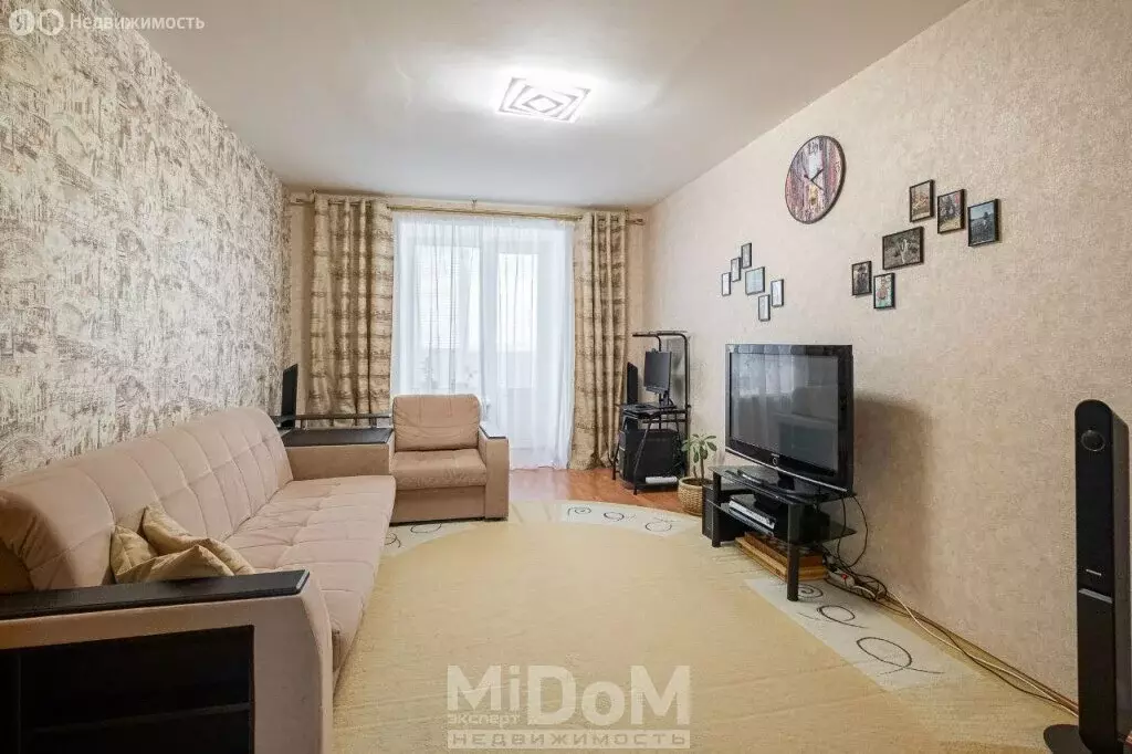 3-комнатная квартира: Санкт-Петербург, проспект Ветеранов, 122 (77 м) - Фото 0