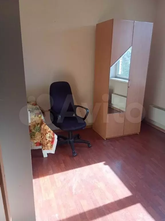 Комната 16 м в 4-к., 2/4 эт. - Фото 1