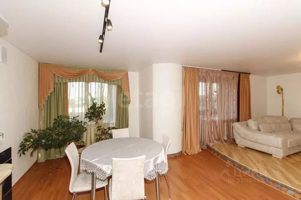 2-к кв. Тюменская область, Тюмень Уральская ул., 53к3 (98.0 м) - Фото 1