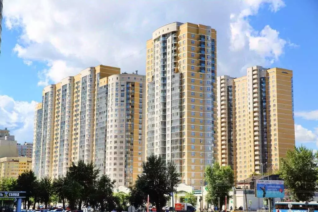 1-к кв. Свердловская область, Екатеринбург ул. 8 Марта, 190 (52.0 м) - Фото 0