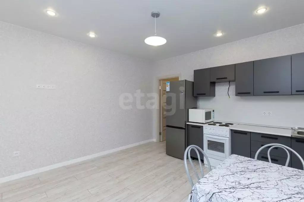 1-к кв. Тюменская область, Тюмень ул. Павла Никольского, 8 (45.2 м) - Фото 1