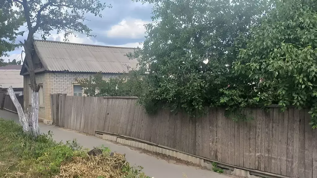 Дом в Саратовская область, Вольск Комсомольская ул. (90 м) - Фото 0