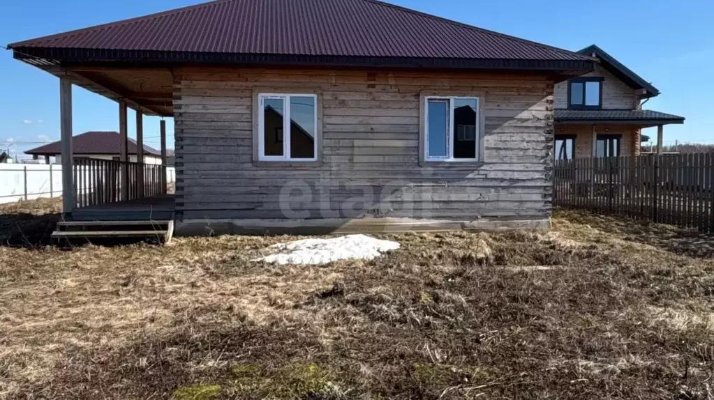 Дом в Башкортостан, Ишимбайский район, Ишеевский сельсовет, д. ... - Фото 1