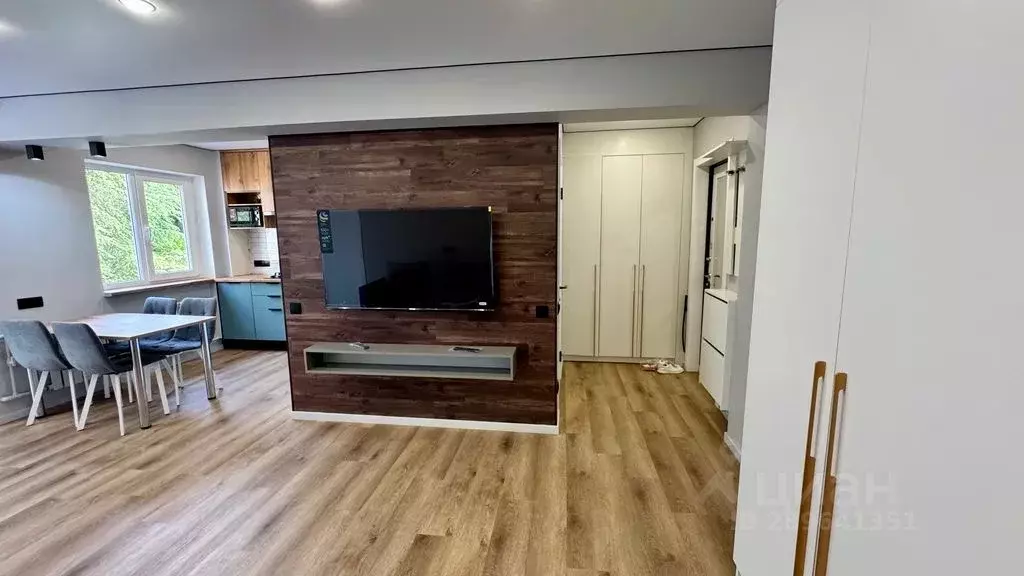 3-к кв. Краснодарский край, Сочи Центральный мкр, ул. Роз, 63 (57.0 м) - Фото 2