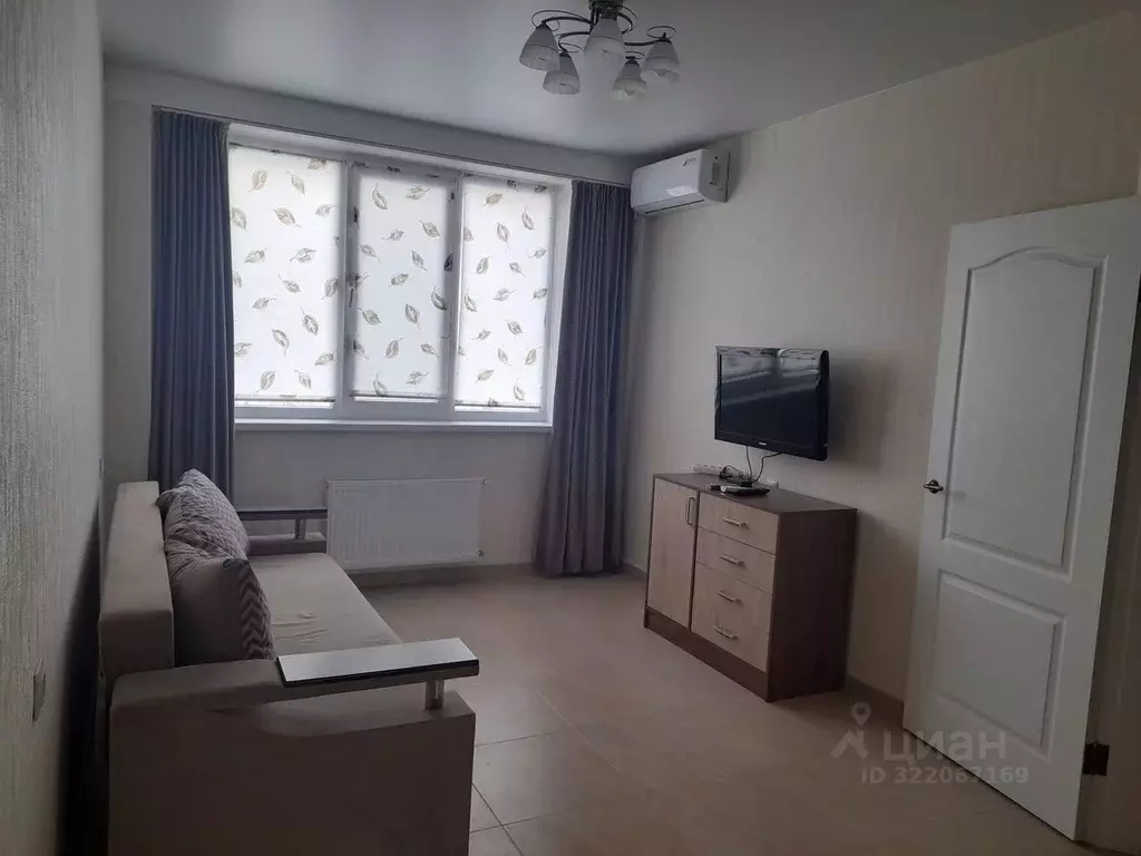 1-к кв. Крым, Симферополь ул. Железнодорожная, 1Г (35.0 м) - Фото 0