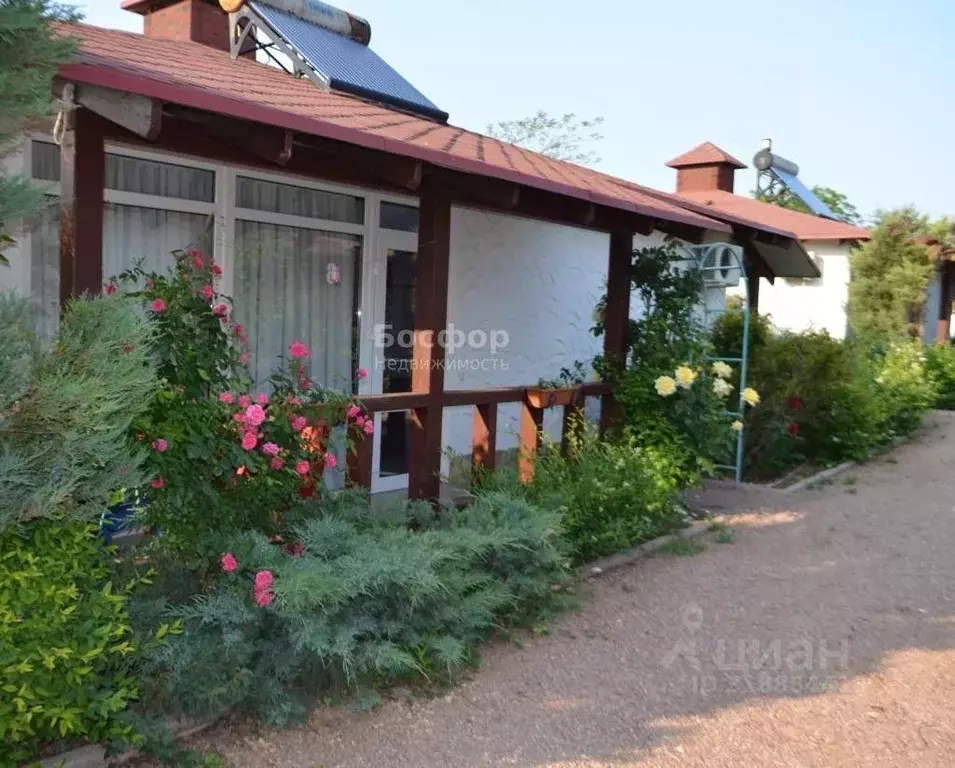 Коттедж в Крым, Ленинский район, Семисотское с/пос, с. Каменское ул. ... - Фото 1